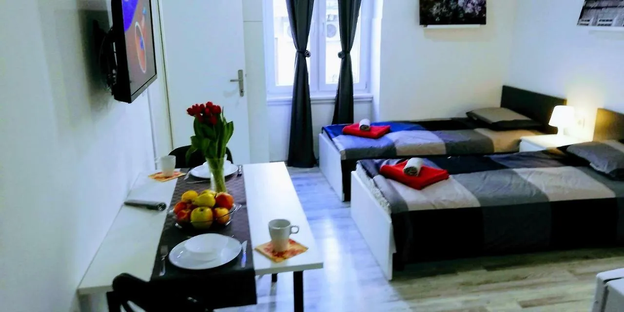 Pula Center Apartments And Rooms 2*,  Croatia