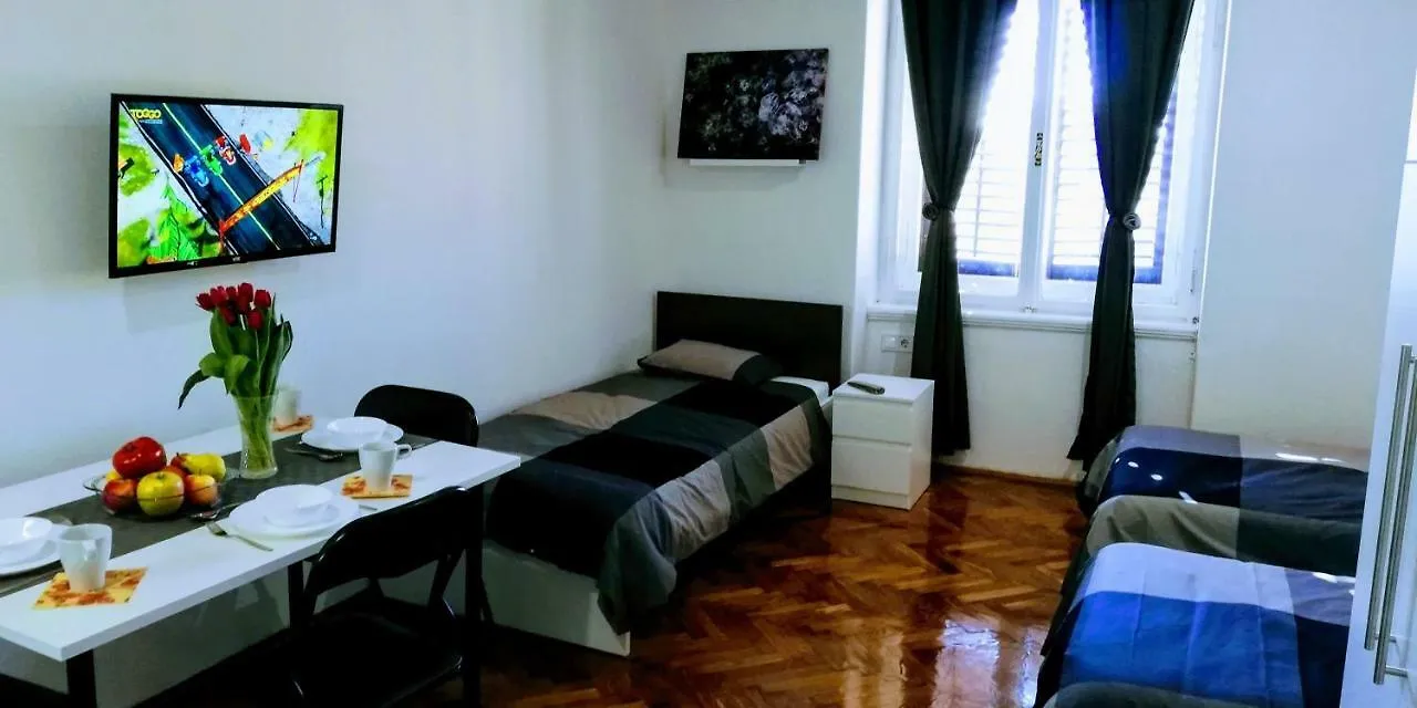 Pula Center Apartments And Rooms Croatia