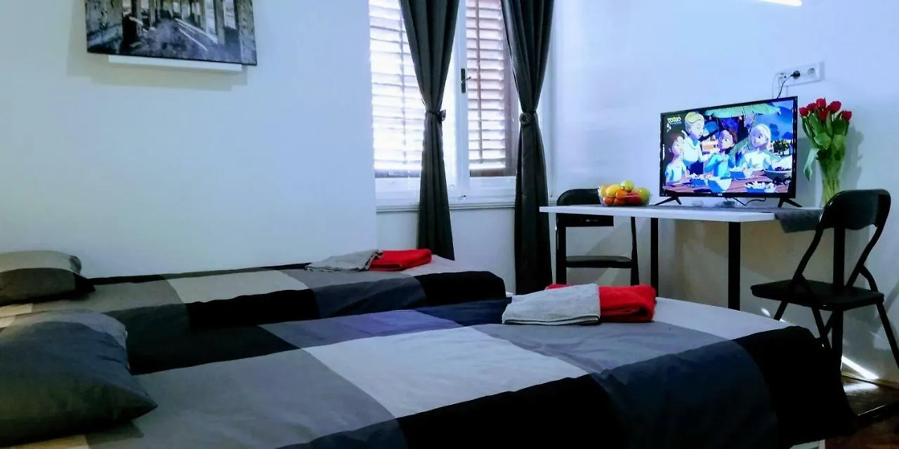 Zpula Center Apartments And Rooms Guest house Pula
