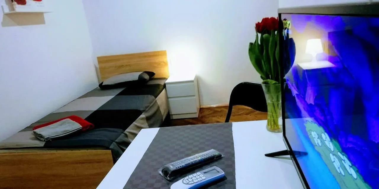 Guest house Zpula Center Apartments And Rooms