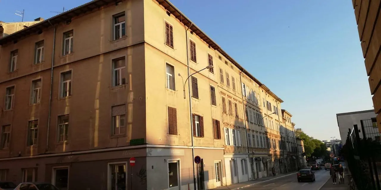 Zpula Center Apartments And Rooms