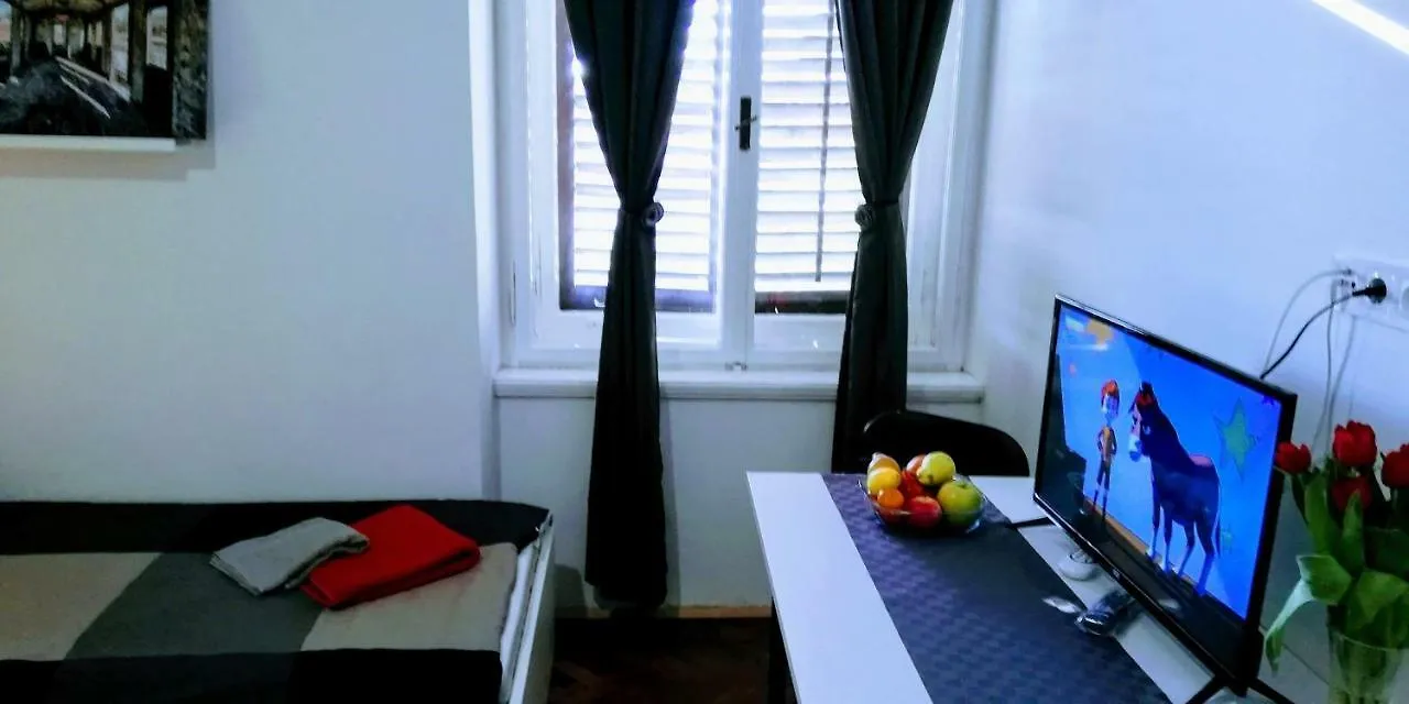 Pula Center Apartments And Rooms Guest house