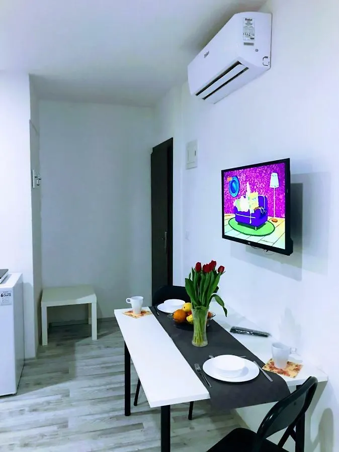Zpula Center Apartments And Rooms 2*, Pula Croatia